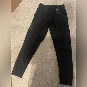 Men’s black,  Nike, taper leg joggers